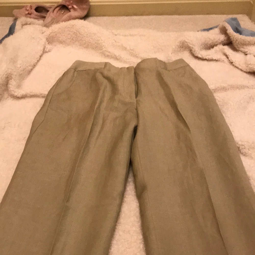 Lady casual pants.